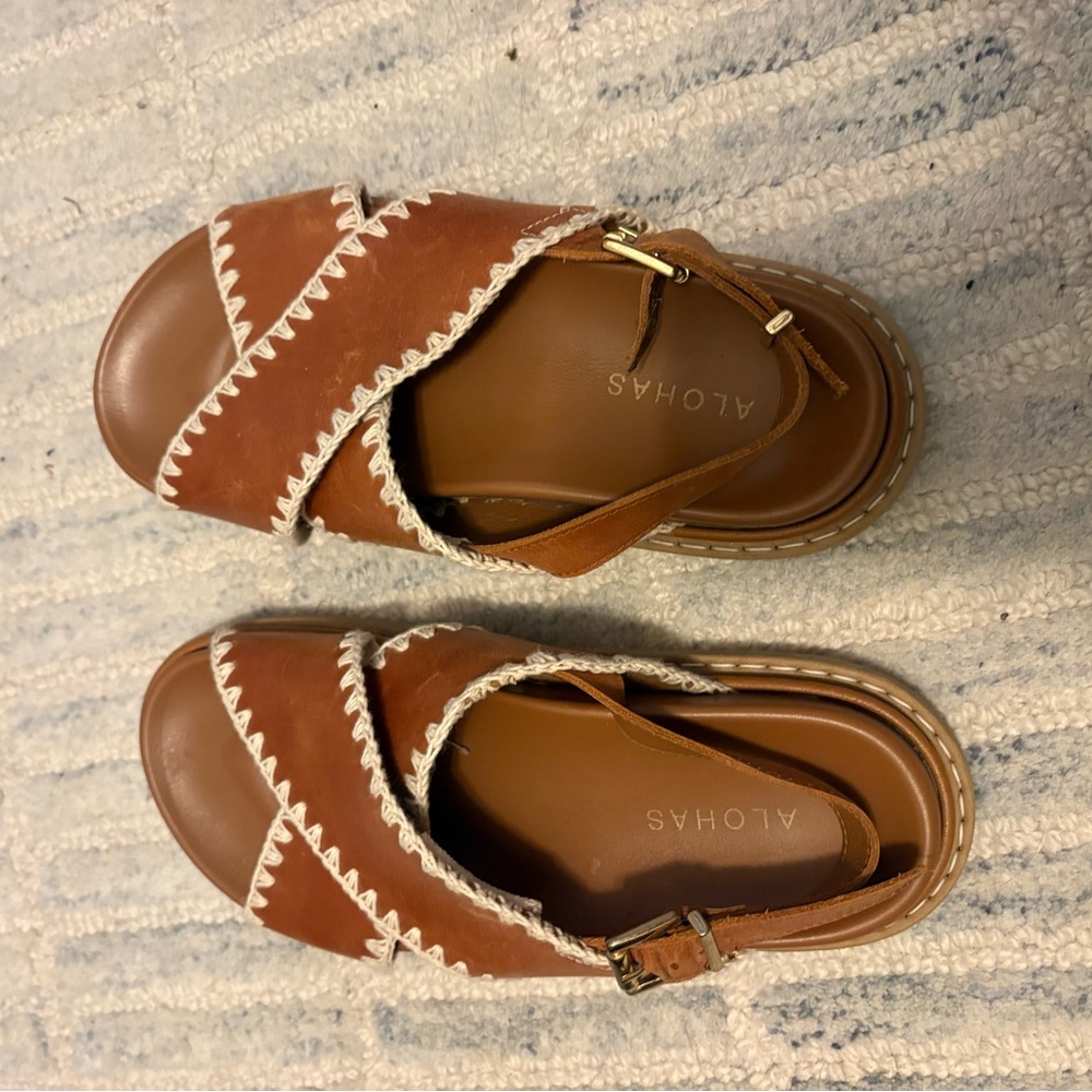 ALOHAS marshmallow Sandals with Cream Detailing